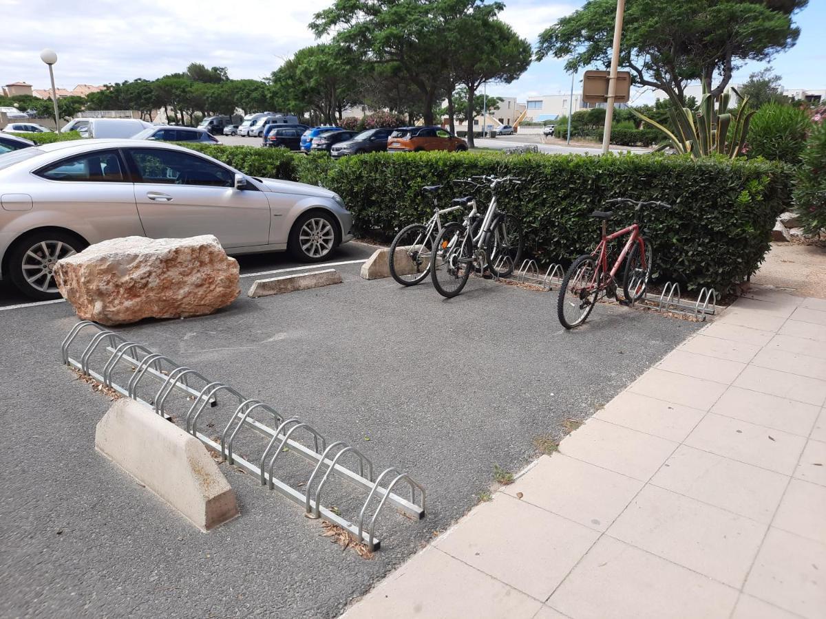 Appartement vue mer, accès direct plage, parking privatif Le Barcarès Esterno foto