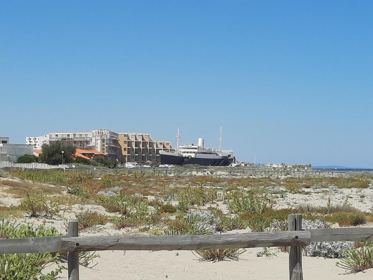 Appartement vue mer, accès direct plage, parking privatif Le Barcarès Esterno foto